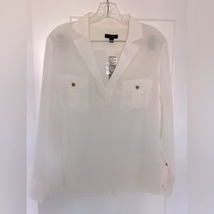 NEW with Tags J Crew Silk long sleeved Ivory Blouse. Front pockets. Size S